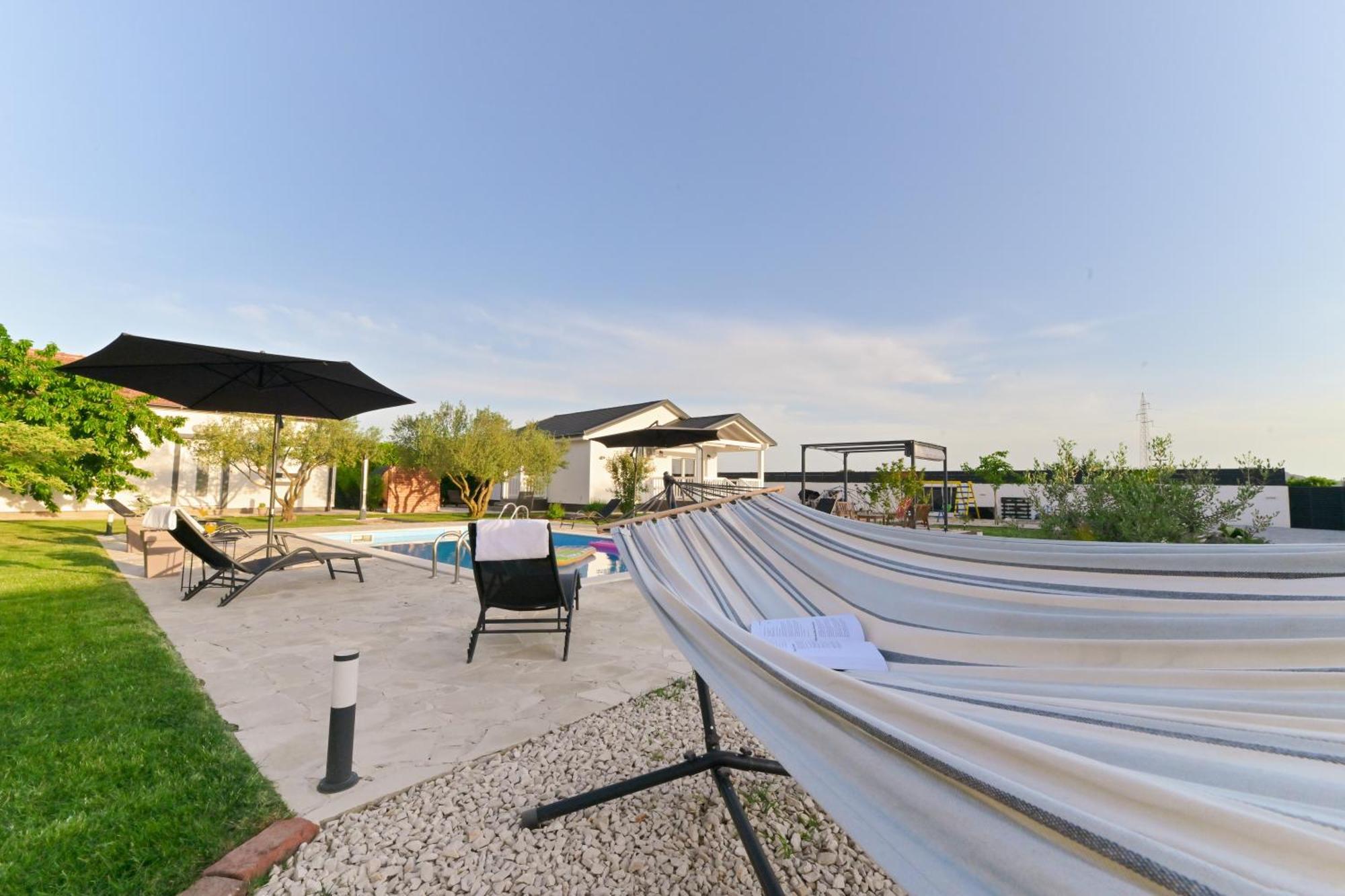 Apartment Amelie - With Pool And Sauna! Galovac  Εξωτερικό φωτογραφία